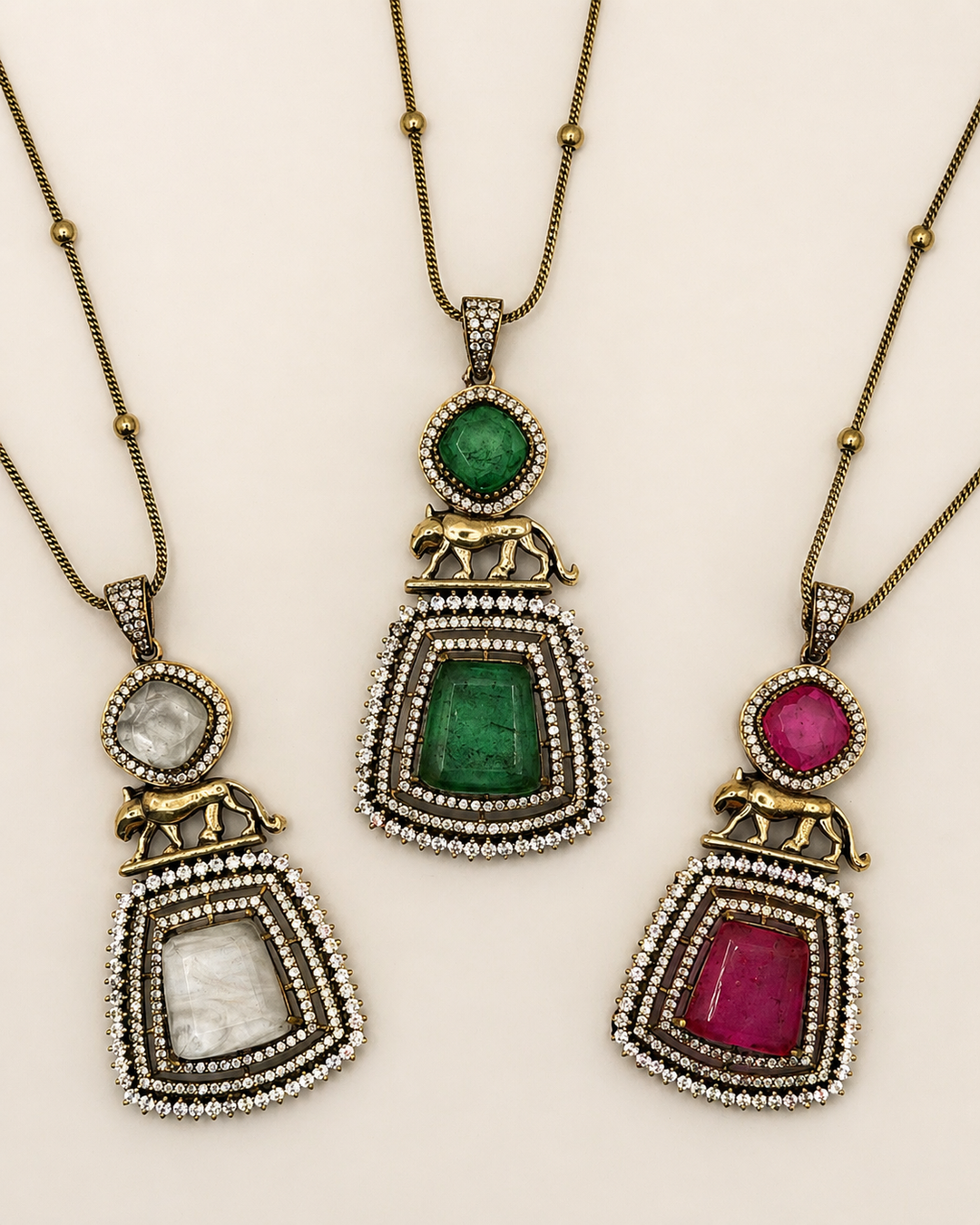 Vira Lion Pendant Set